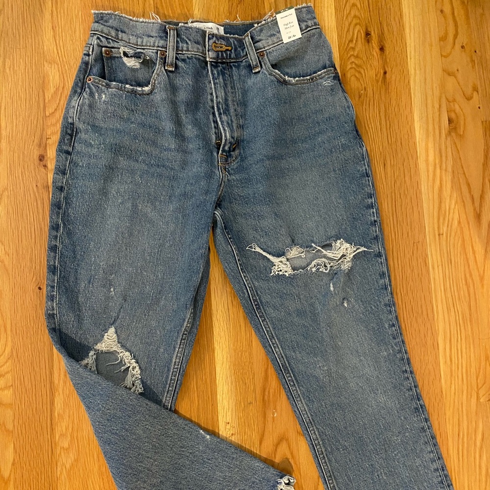 Abercrombie & Fitch Women’s High Rise Mom Jean